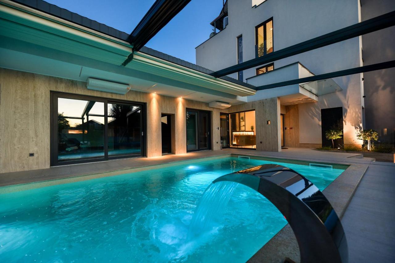 Crowonder Apartments & Rooms Oaza With Heated Swimming Pool And Sauna Turanj Exterior foto