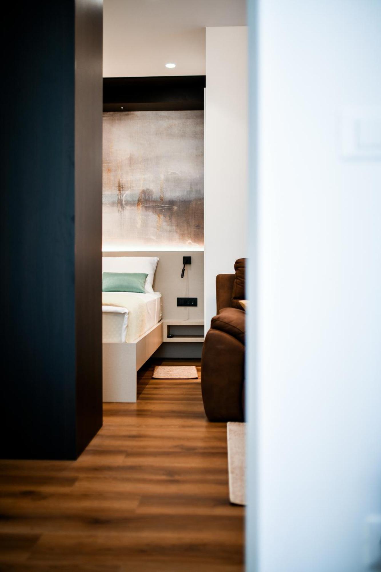 Crowonder Apartments & Rooms Oaza With Heated Swimming Pool And Sauna Turanj Exterior foto